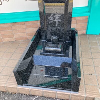 店頭に可愛い墓石が来ました - おまいりラボ - 新着情報